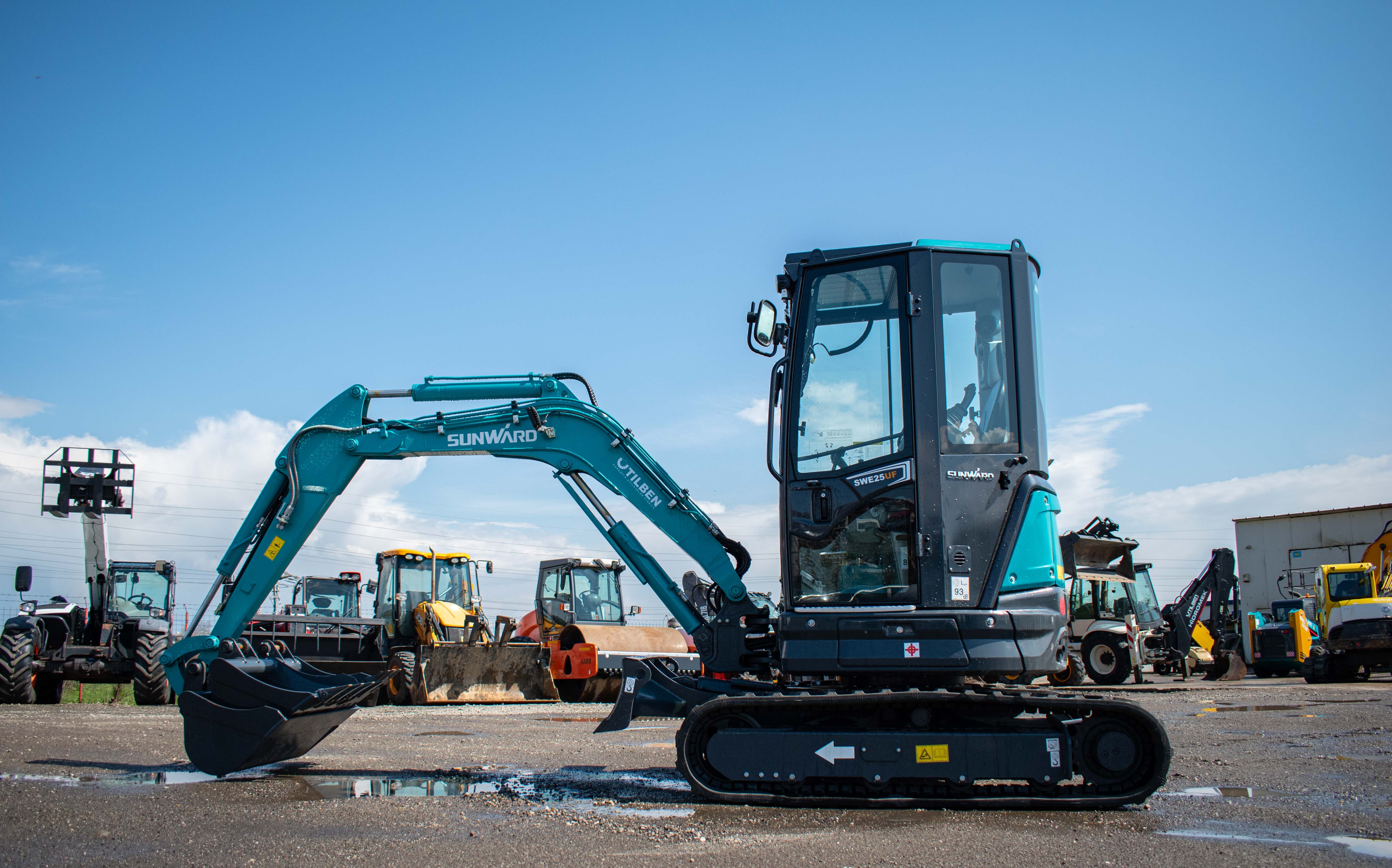 Miniexcavatoare SWE 25 UF